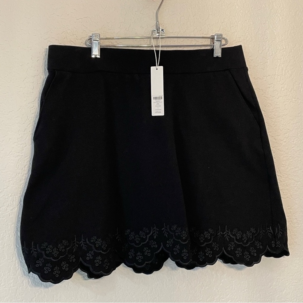 Chico’ - Zenergy Elegant Black Skirt with Scalloped Hem